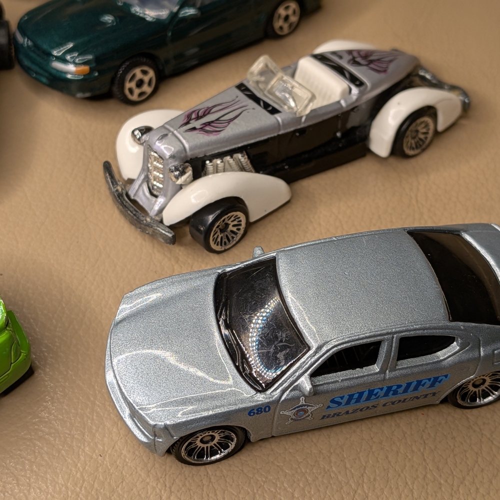 Assorted Die-Cast Toy Cars Set - Matchbox, Maisto, Hot Wheels - Picture 6 of 11